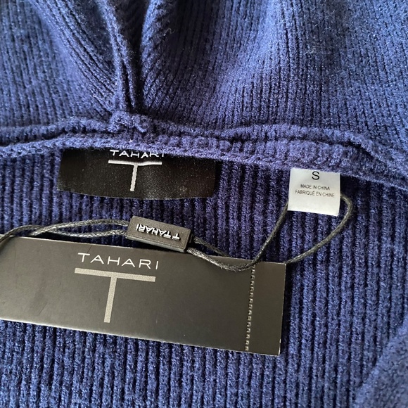 Tahari lightweight hoodie sweater - Picture 11 of 13